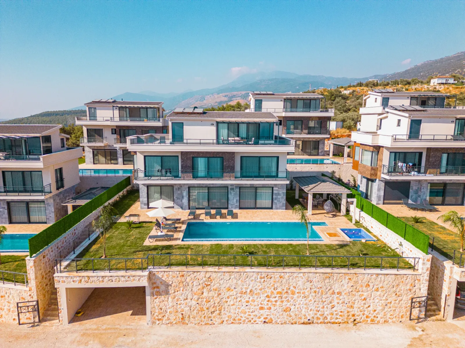 Akdağ Villa Yakut — kapak fotoğrafı