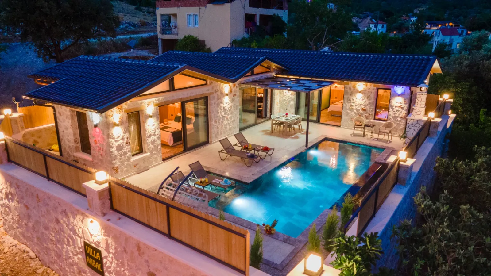 Villa Akbal — kapak fotoğrafı