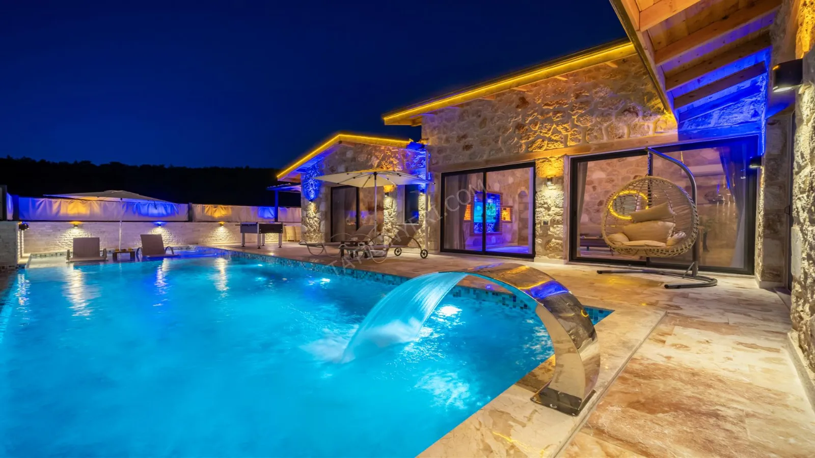 Villa Anemon-1 — kapak fotoğrafı