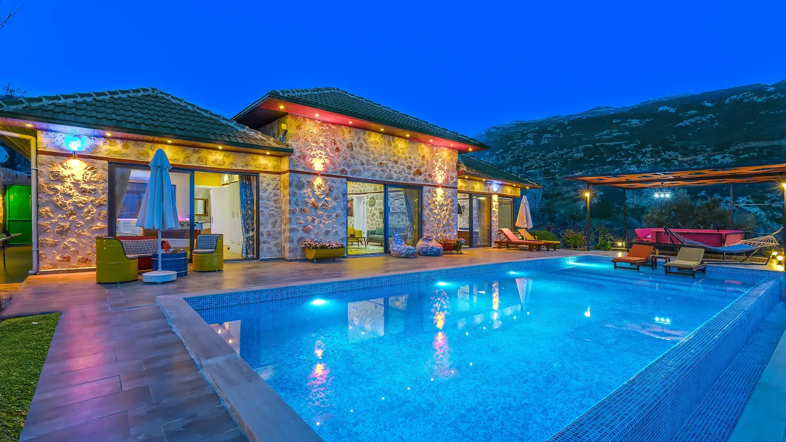 Villa Aras 2 — kapak fotoğrafı