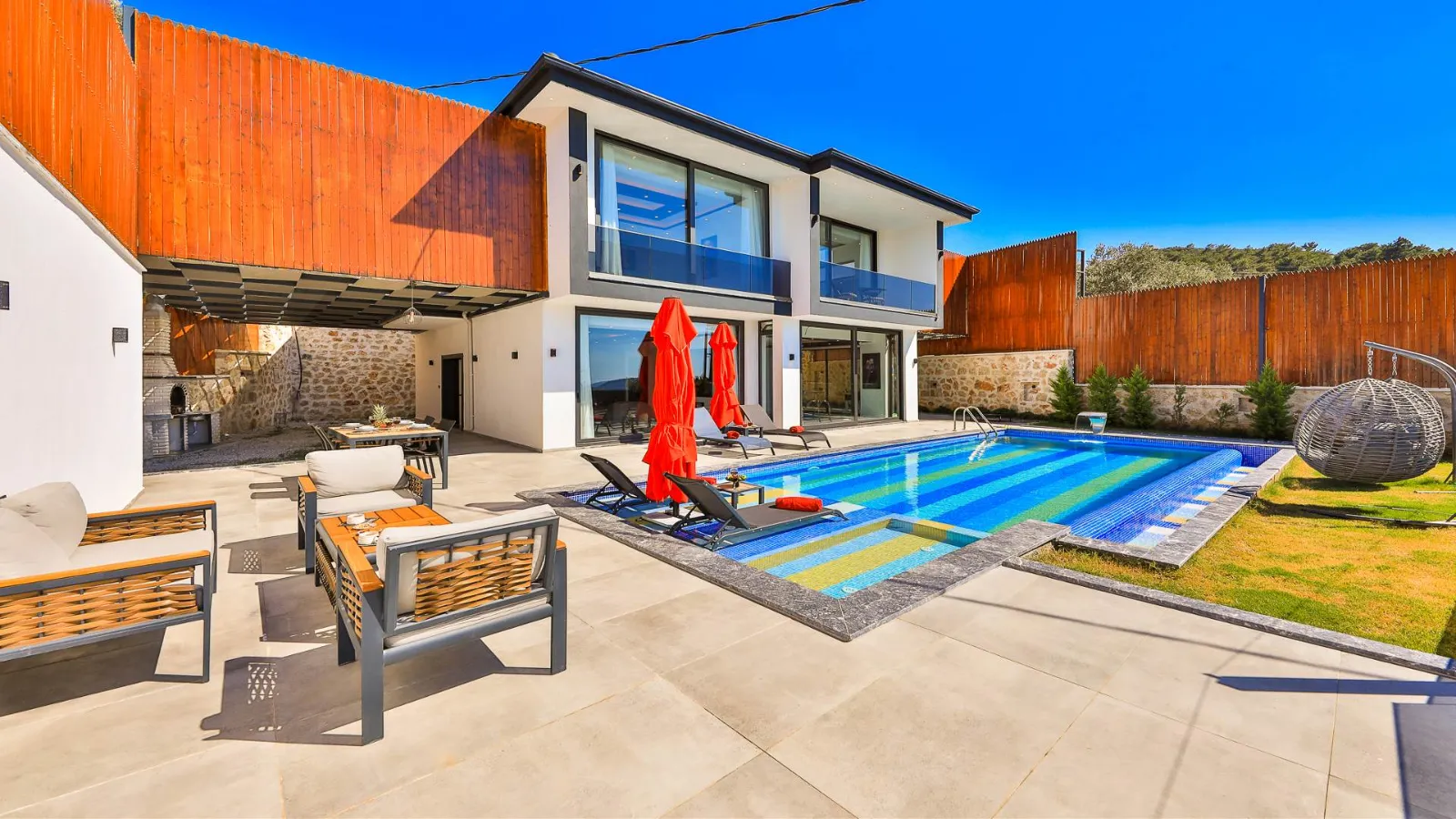 Villa Asia One — kapak fotoğrafı