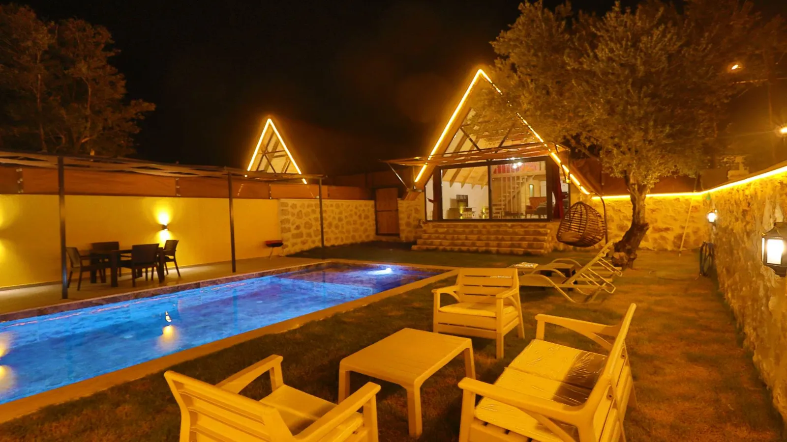 Villa Aşkevi — kapak fotoğrafı