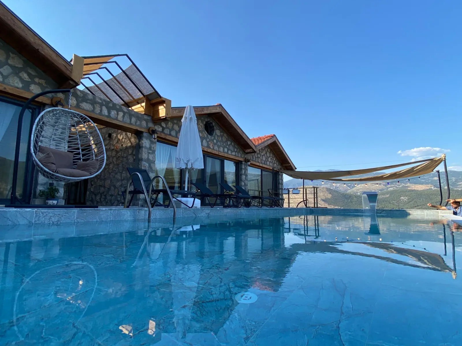 Villa Balyas Empire 1 — kapak fotoğrafı