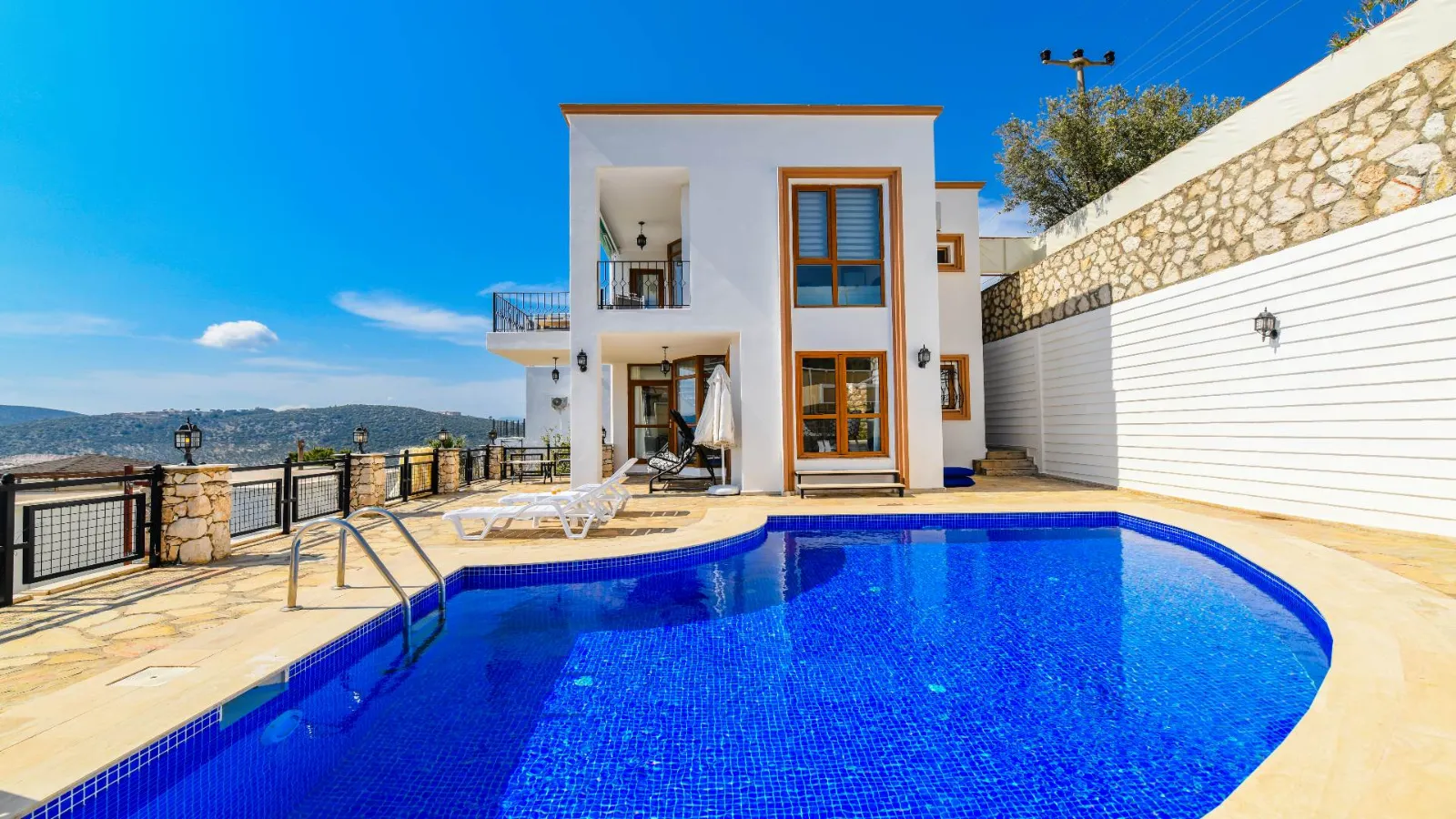 Villa Bellam — kapak fotoğrafı