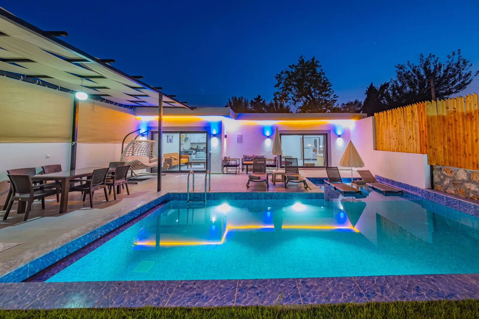 Villa Bilgiseven — kapak fotoğrafı