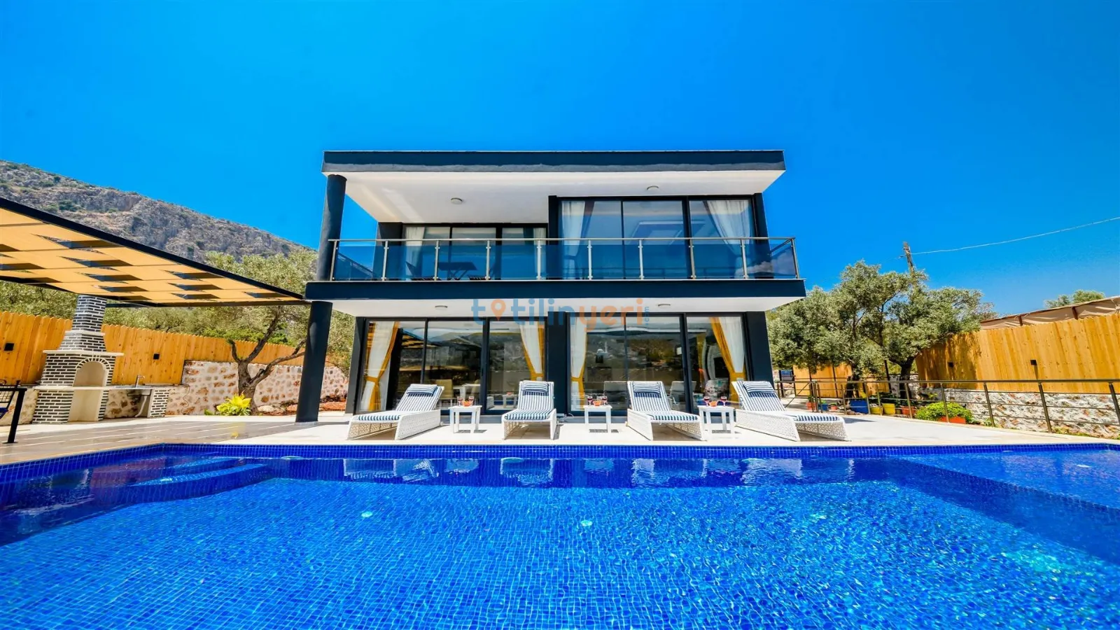 Villa Blackgül — kapak fotoğrafı