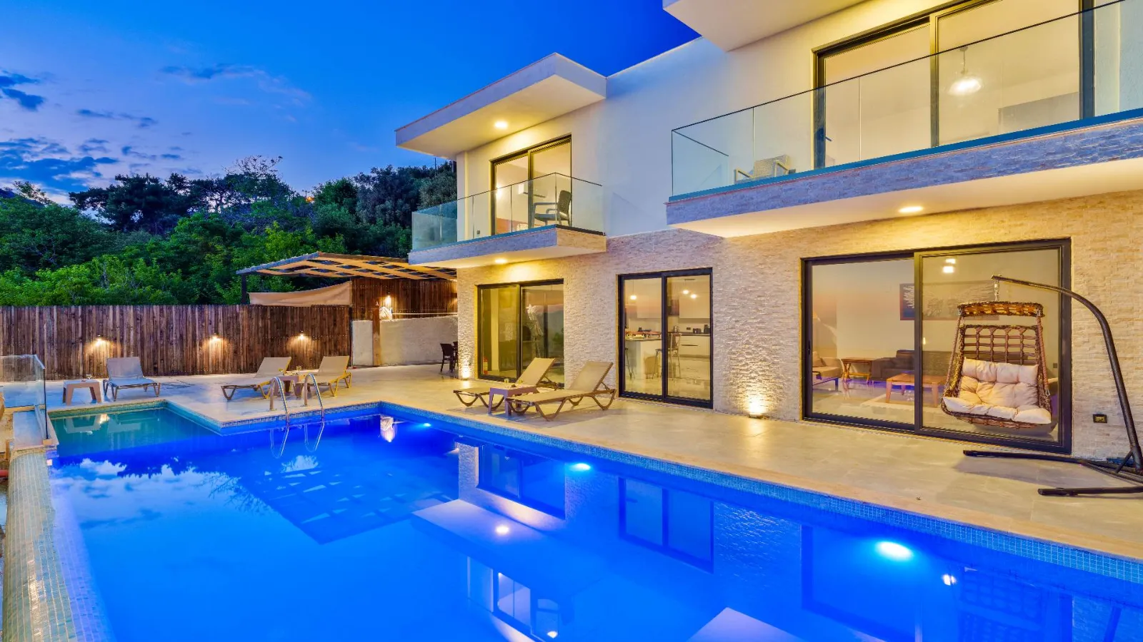 Villa Bluevy — kapak fotoğrafı