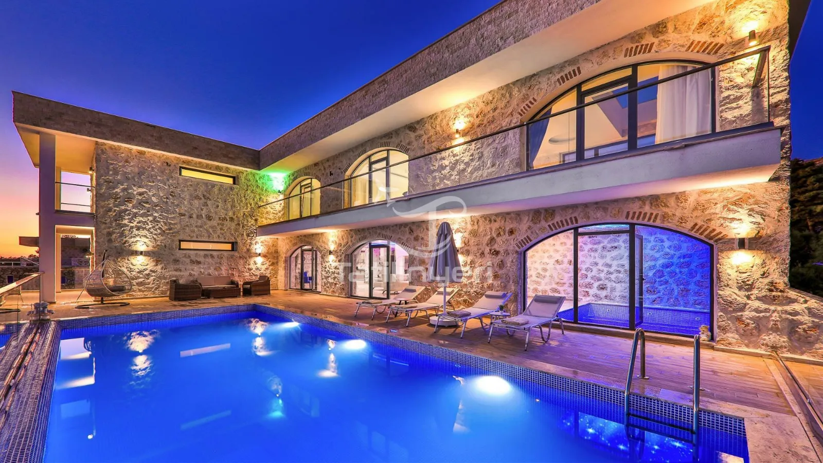 Villa Chiron 10 — kapak fotoğrafı
