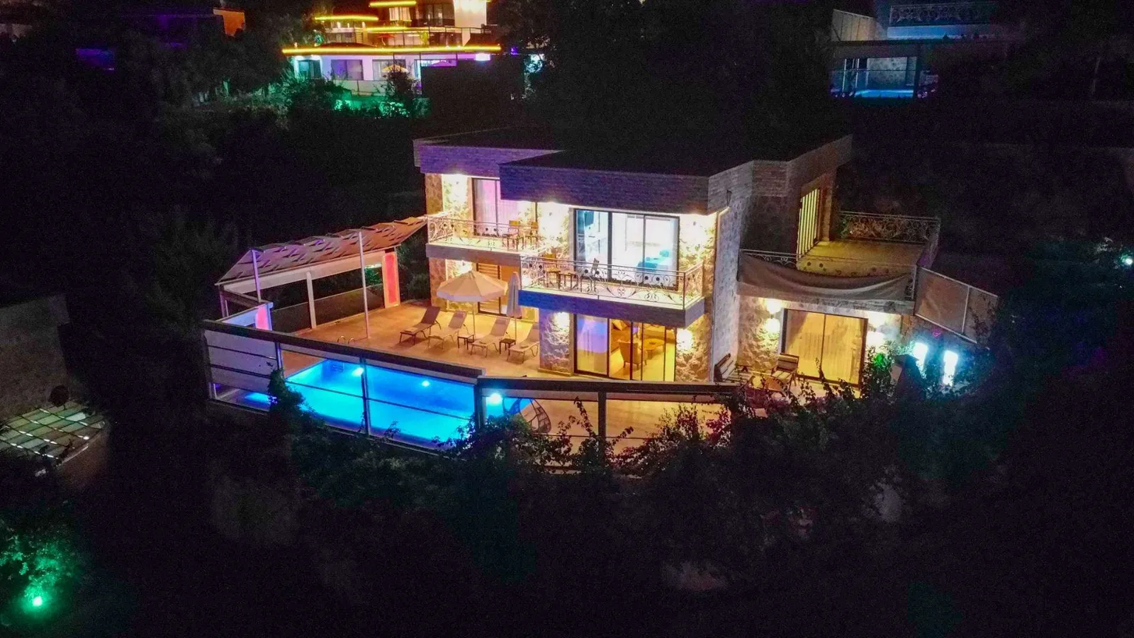 Villa Chiron 6 — kapak fotoğrafı