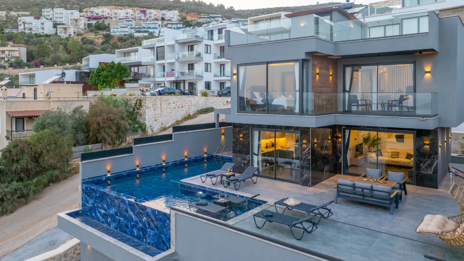 Villa Cihaner Lux — kapak fotoğrafı