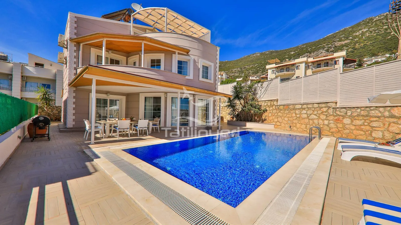 Villa Eflatun — kapak fotoğrafı