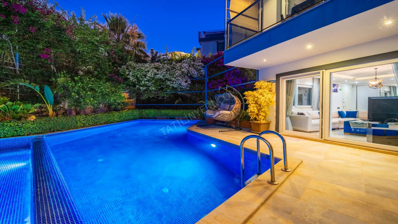 Villa Elisa Kırca — kapak fotoğrafı