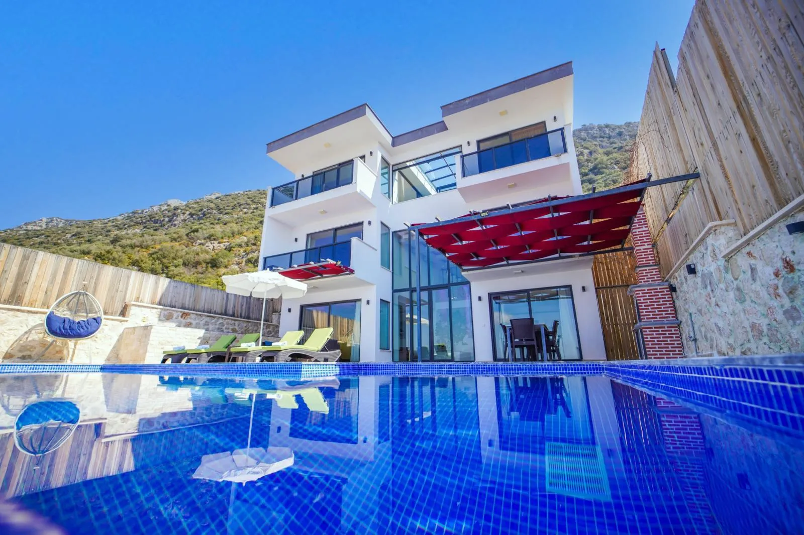 Villa Gaga — kapak fotoğrafı