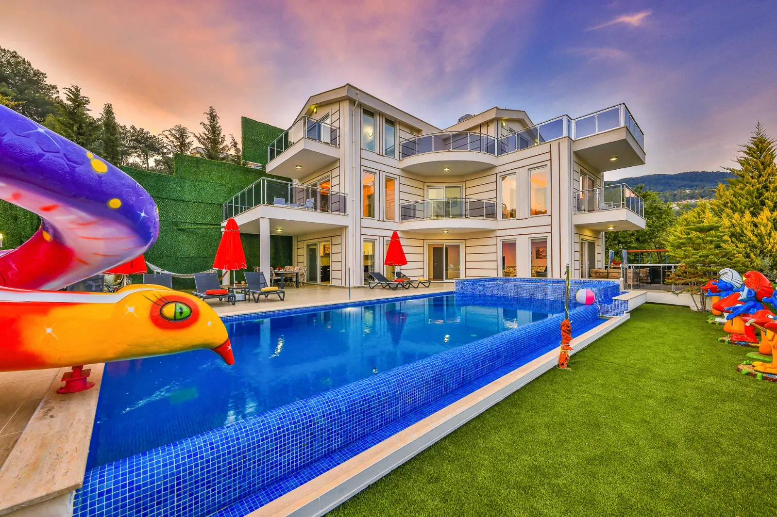 Villa Gargamel — kapak fotoğrafı