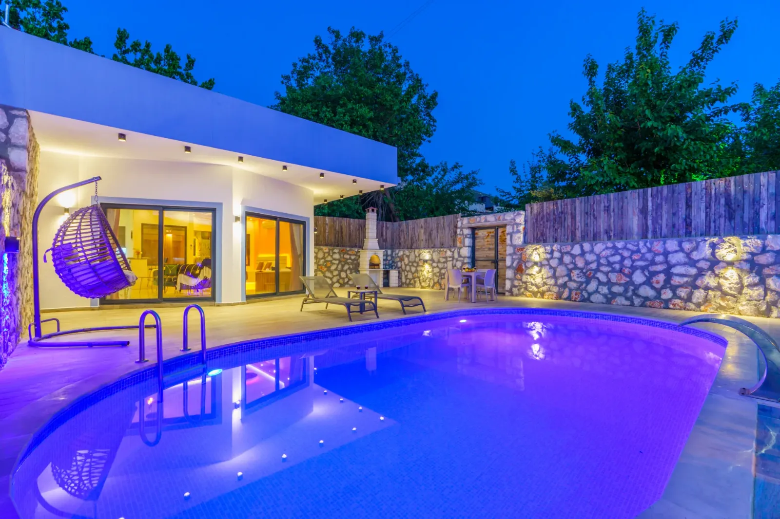 Villa Heppi Yek — kapak fotoğrafı