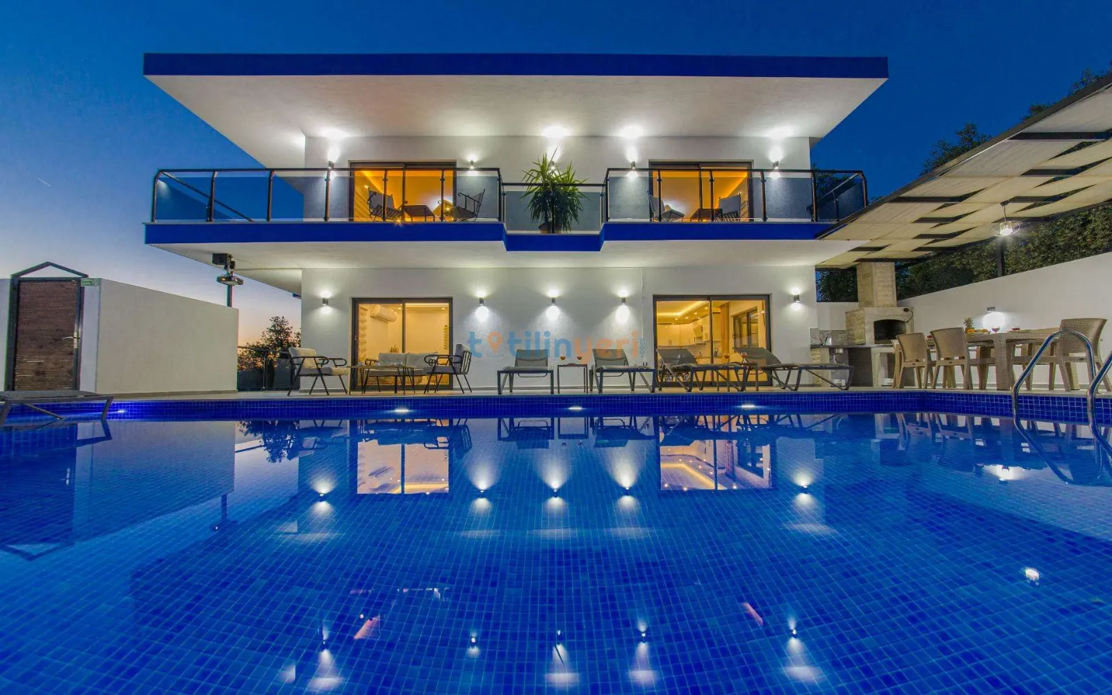 Villa Hiss — kapak fotoğrafı