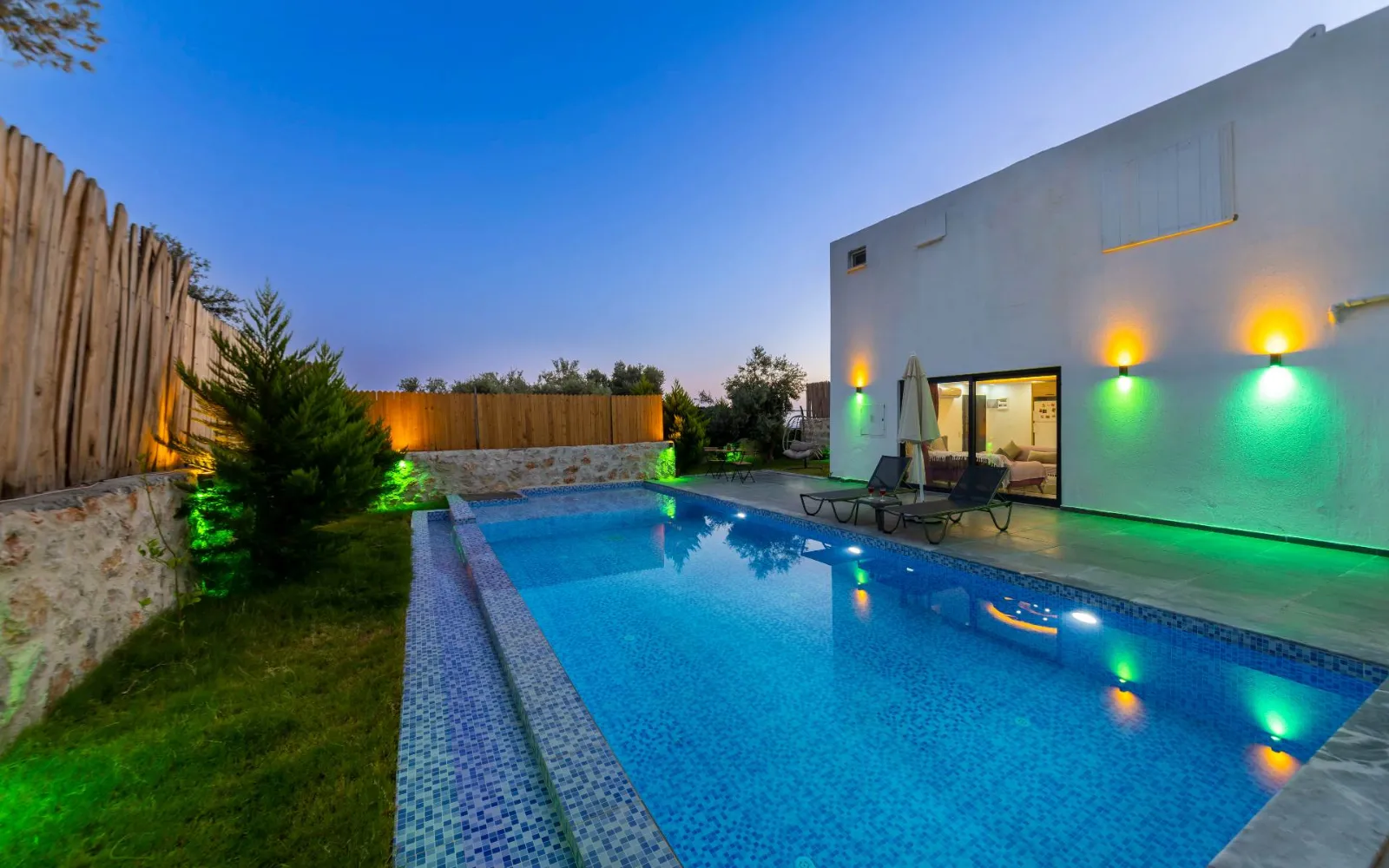 Villa Hurşit 2 — kapak fotoğrafı