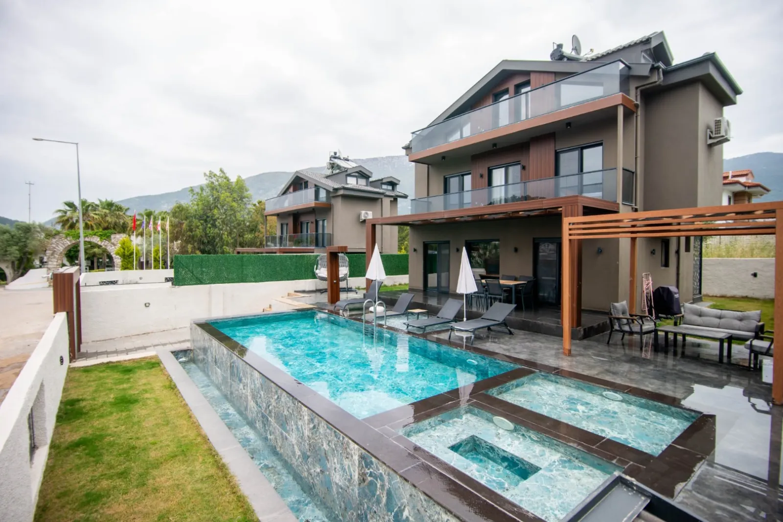 Villa İlayda 1 — kapak fotoğrafı
