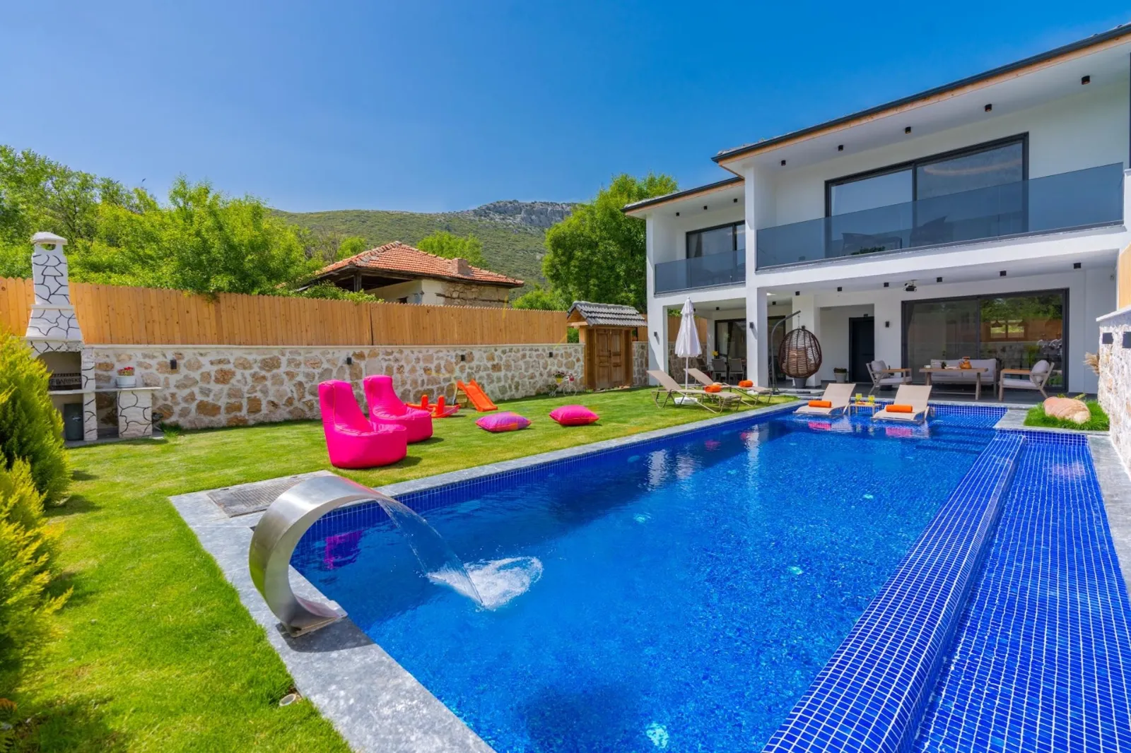 Villa İmperial Bezirgan — kapak fotoğrafı