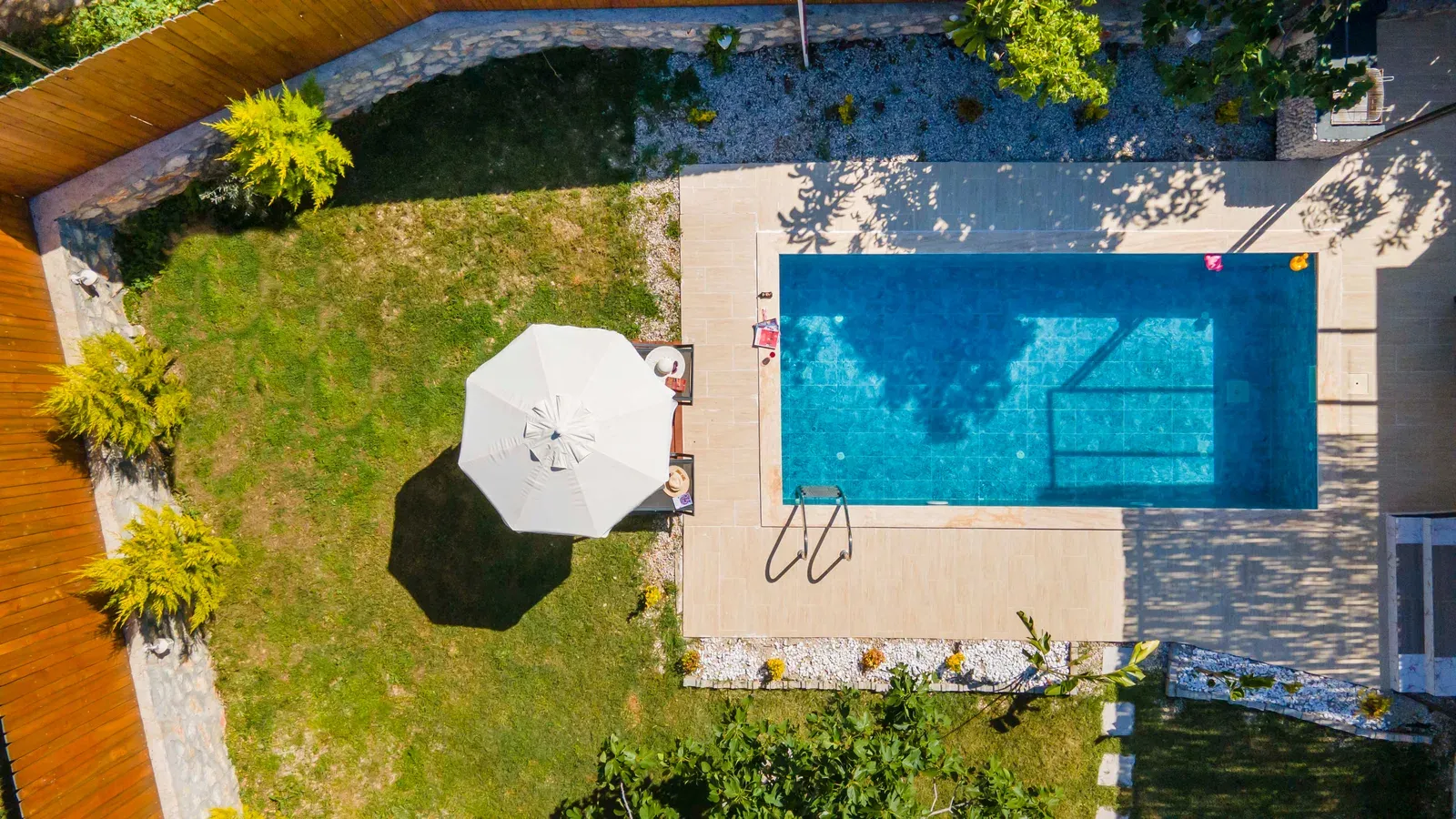 Villa In Love — kapak fotoğrafı