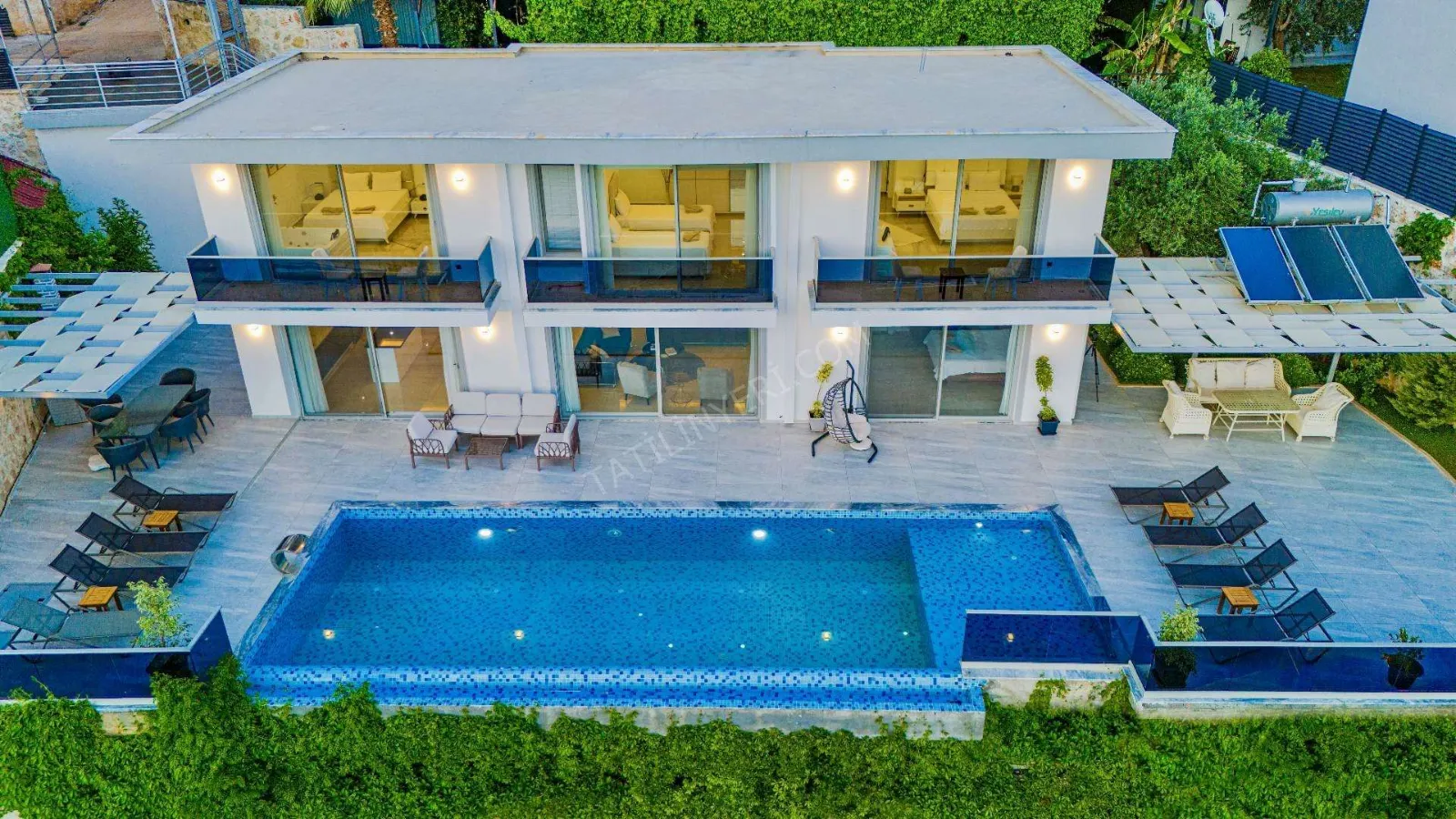 Villa Julley — kapak fotoğrafı