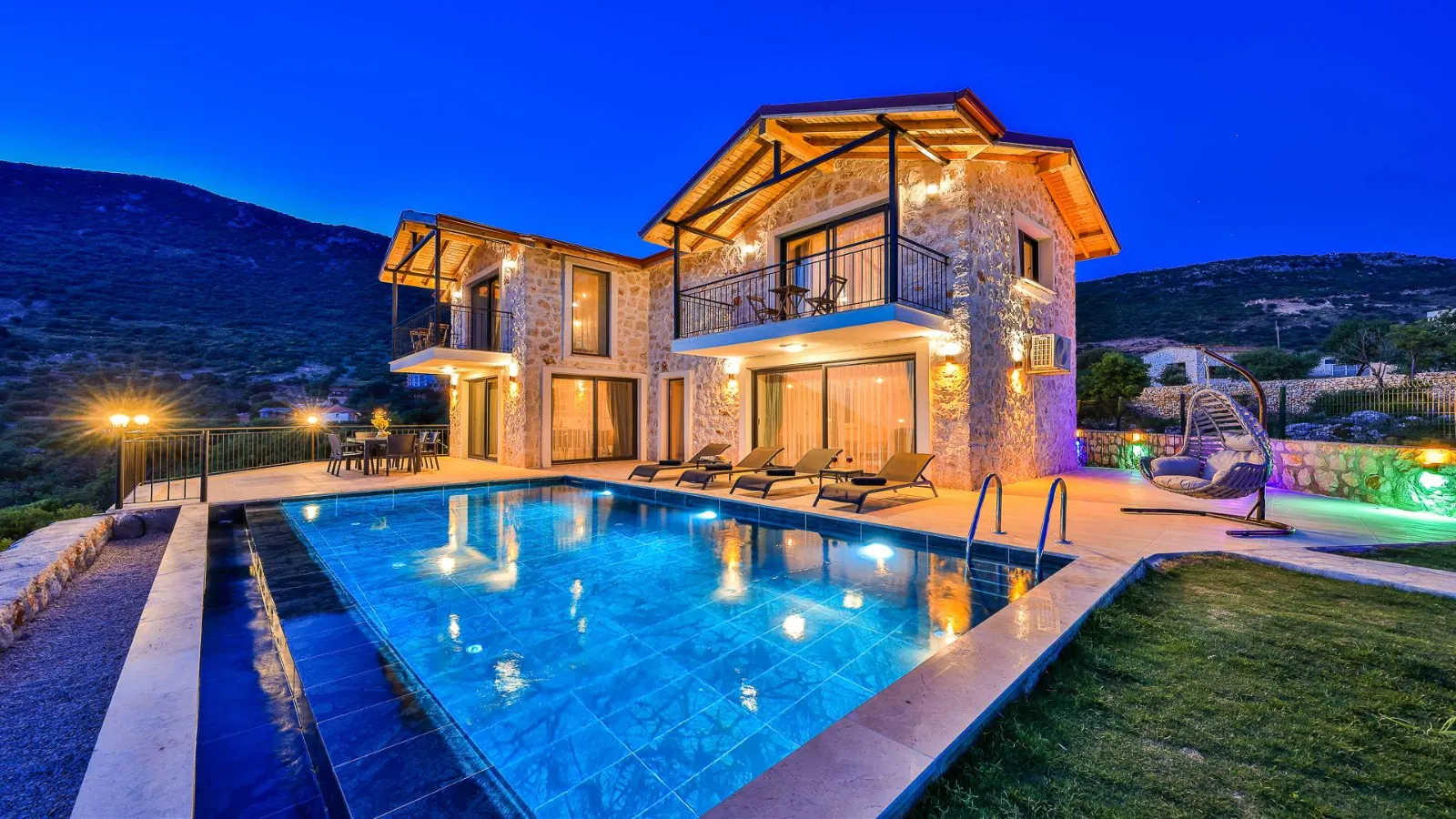 Villa Kaktüs Çiçeği — kapak fotoğrafı