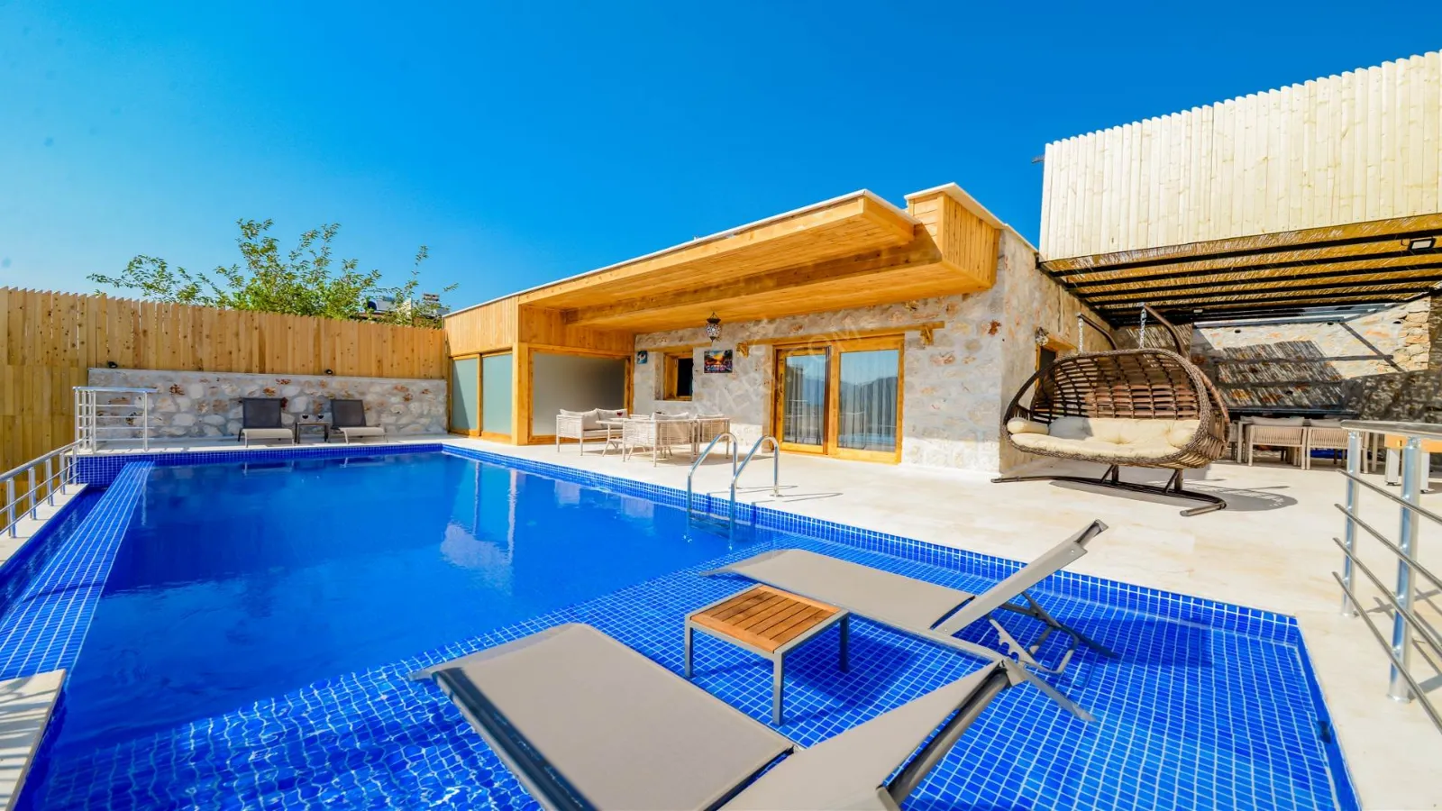 Villa Kamış 2 — kapak fotoğrafı