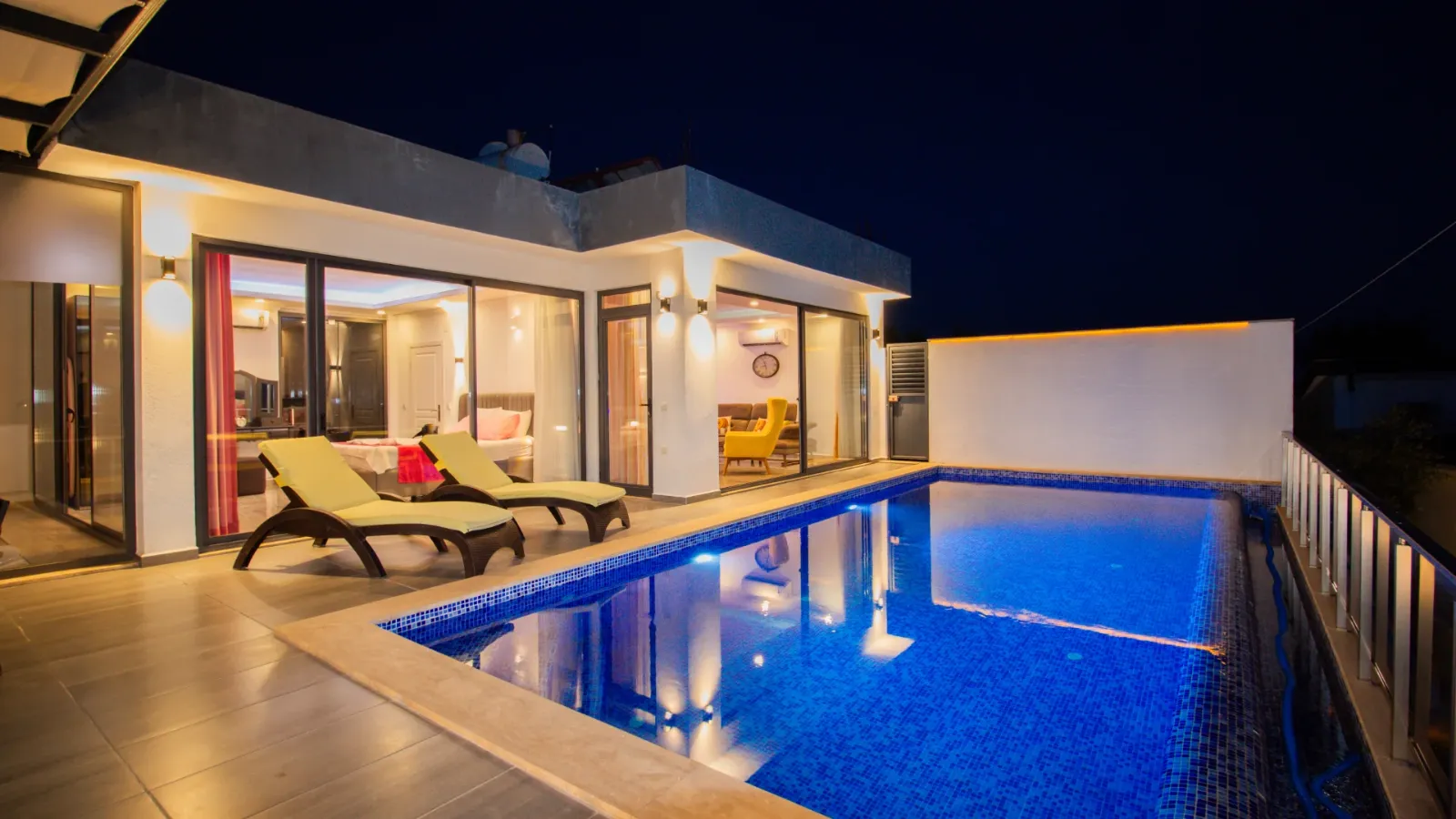 Villa Koçak — kapak fotoğrafı