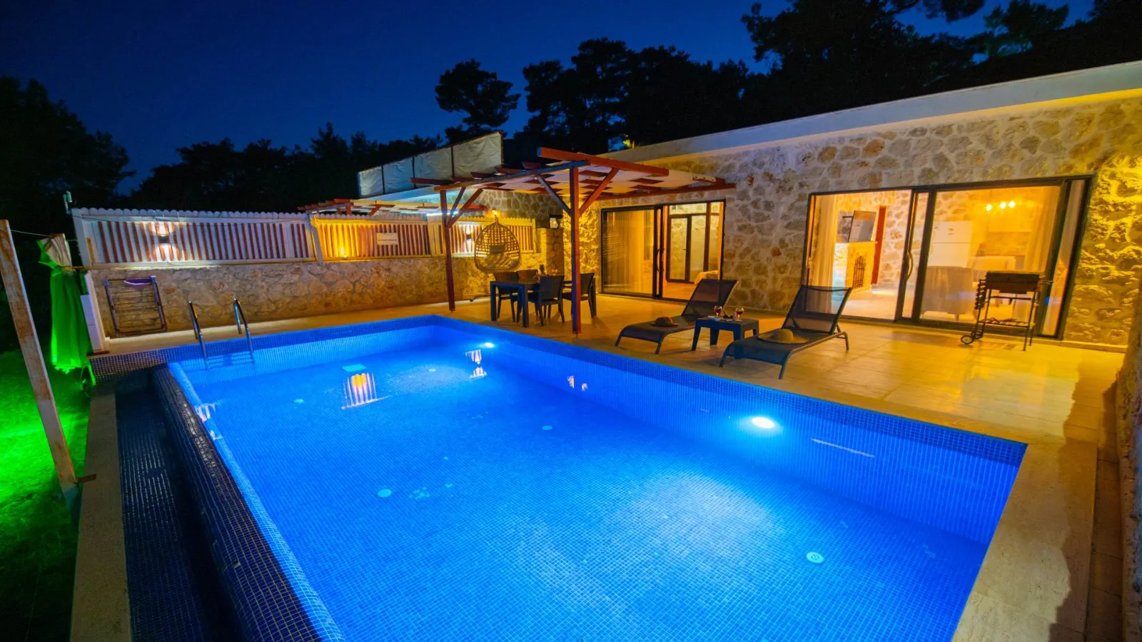 Villa Lapidary House 2 — kapak fotoğrafı