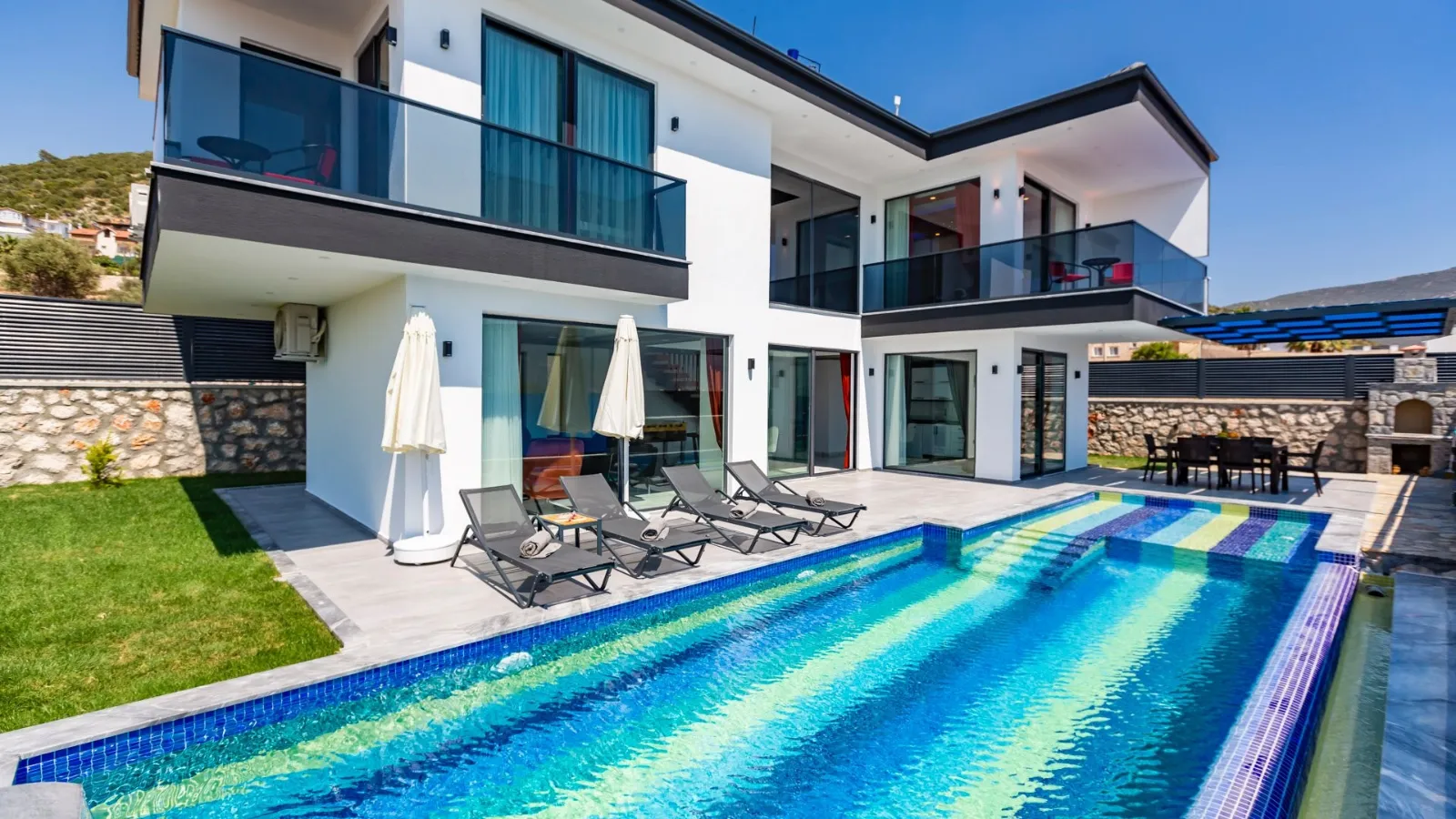 Villa Lavi One — kapak fotoğrafı