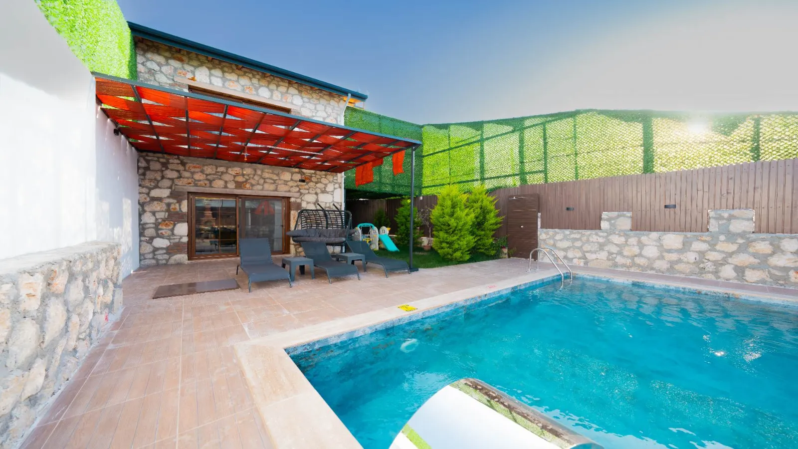 Villa Letolikya 2 — kapak fotoğrafı