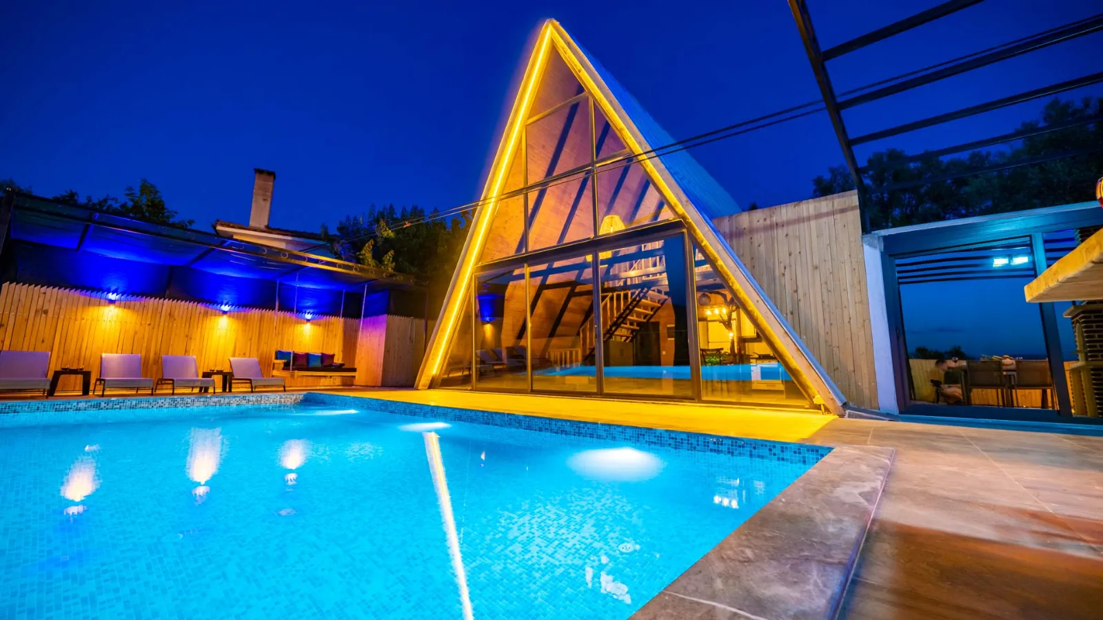 Villa Liyuza — kapak fotoğrafı