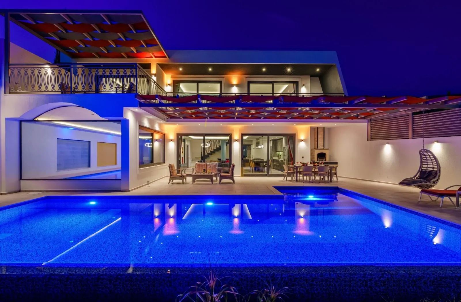 Villa Lomos Delüxe — kapak fotoğrafı