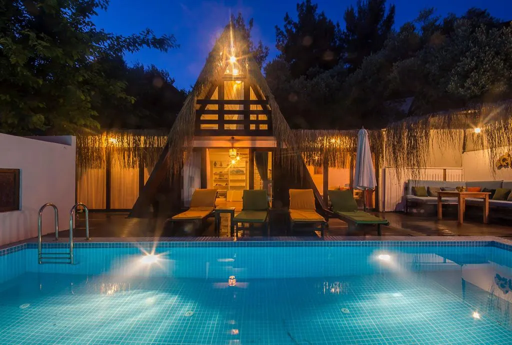 Villa Mazu 2 — kapak fotoğrafı