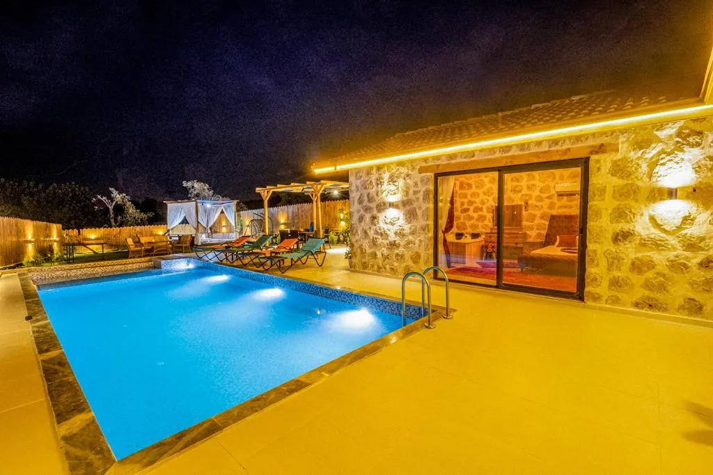 Villa Melani Duo — kapak fotoğrafı