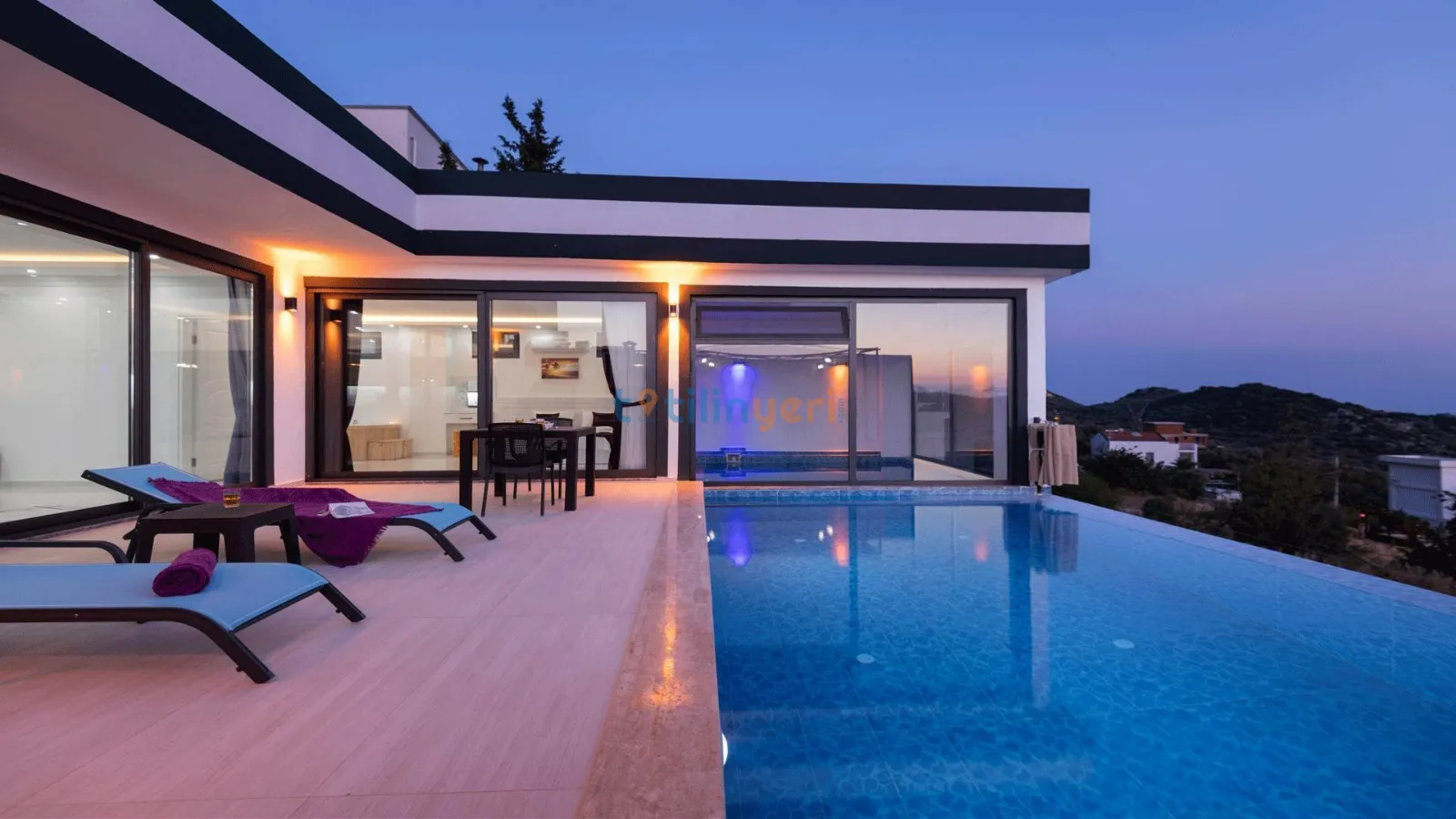 Villa Meria — kapak fotoğrafı
