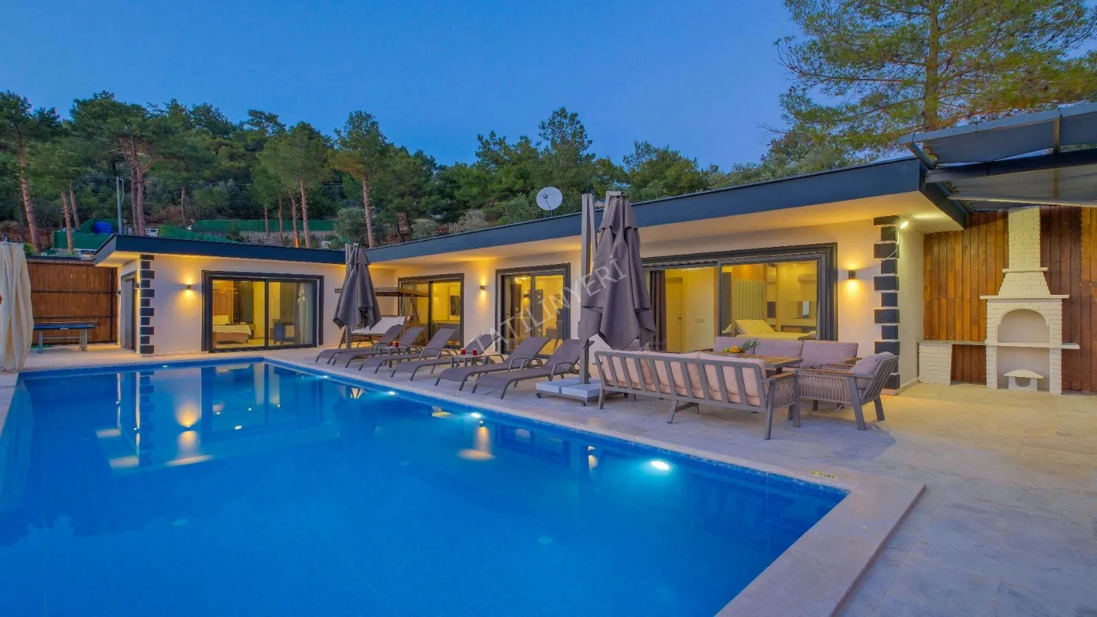 Villa Mina Rio 3 — kapak fotoğrafı