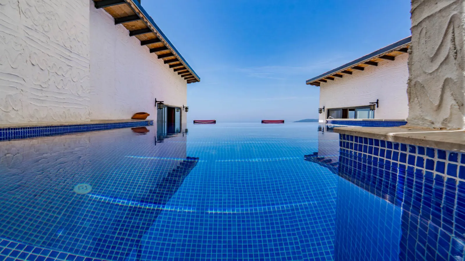 Villa Patibaş 6 — kapak fotoğrafı
