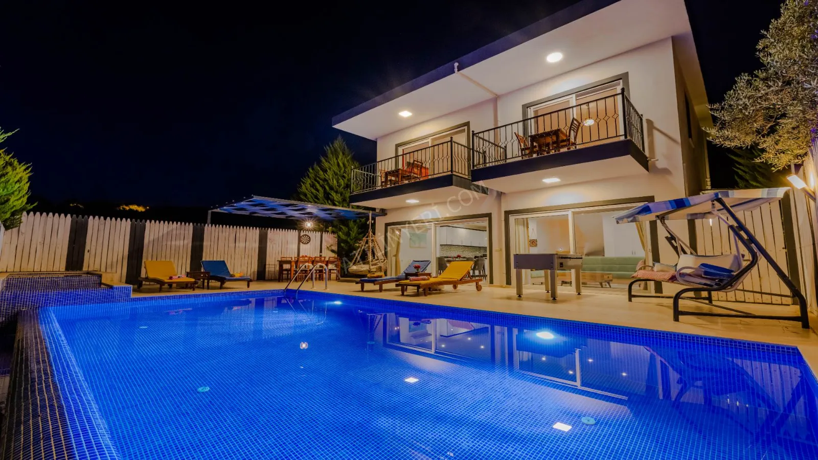 Villa Potik Üzümlü — kapak fotoğrafı