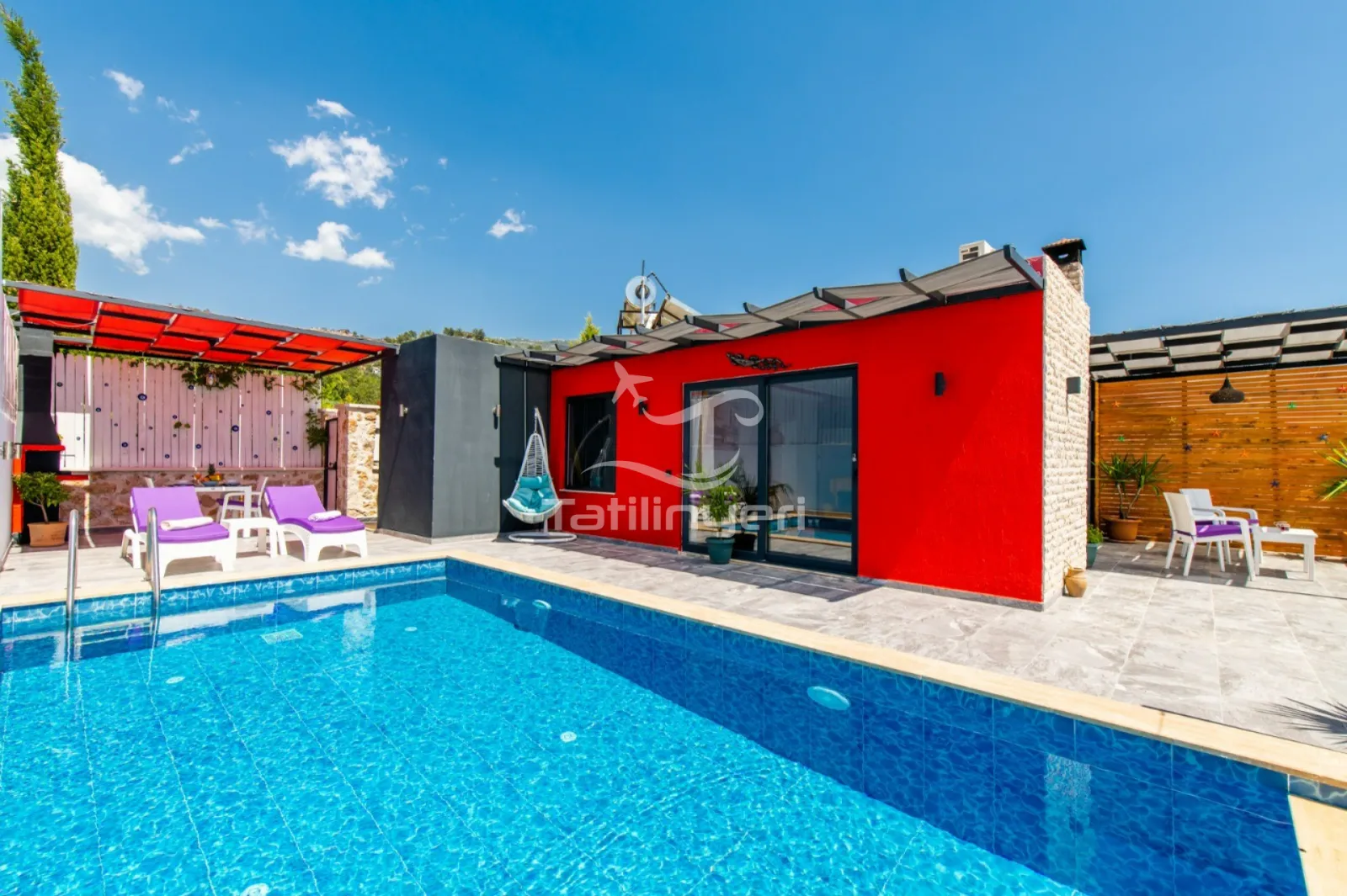 Villa Red Night — fotoğraf 3/27