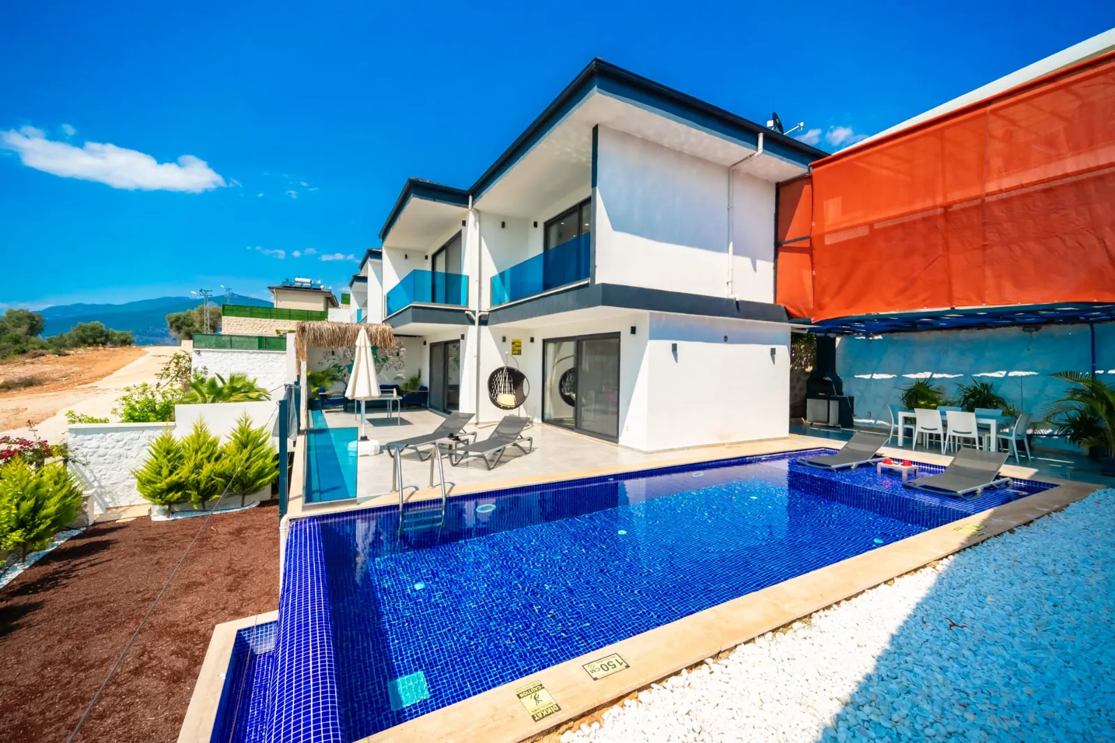Villa Riva — kapak fotoğrafı