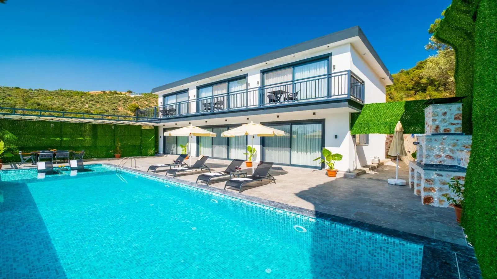 Villa Salani Lux — kapak fotoğrafı