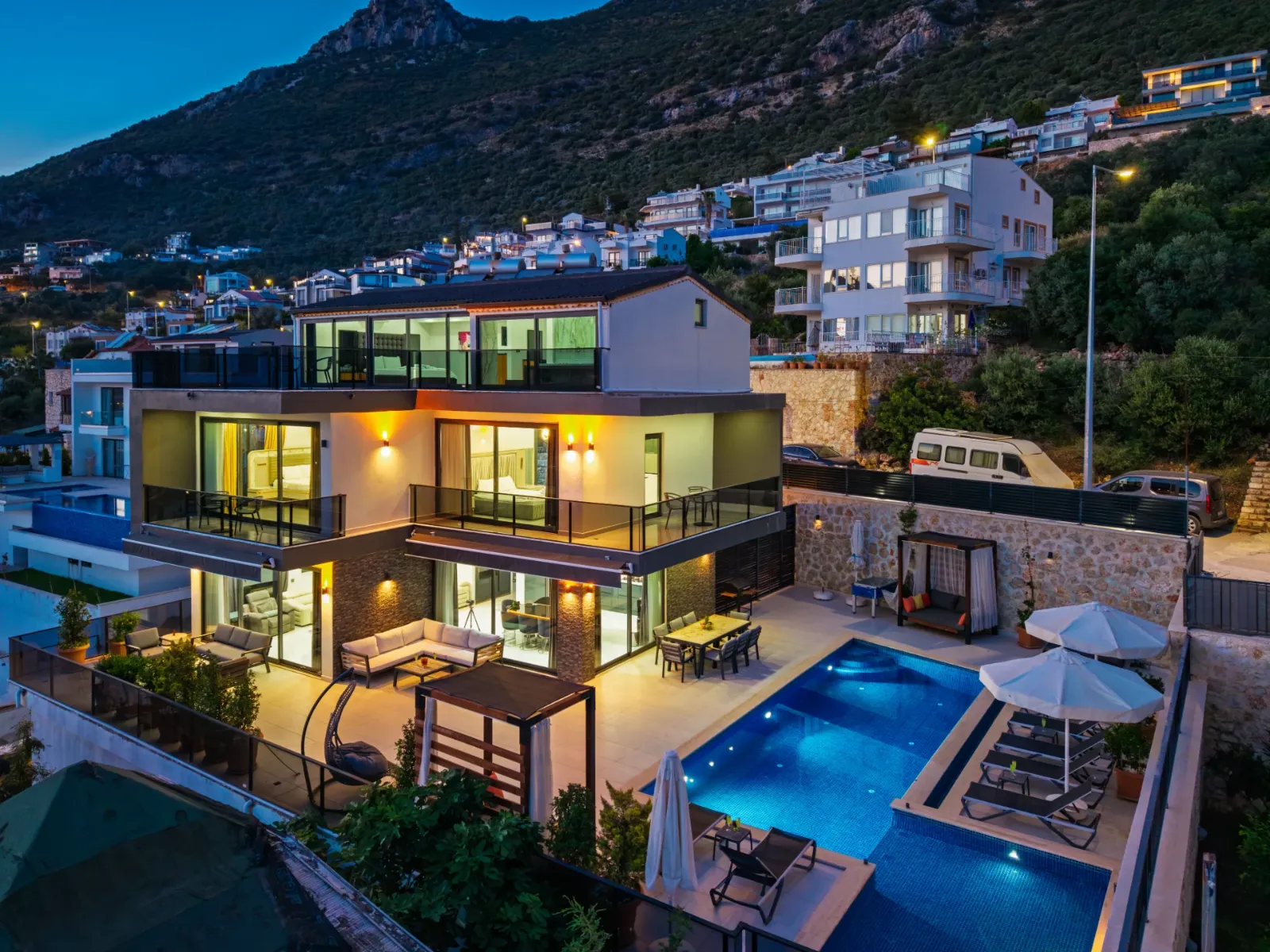 Villa Sasa Lux — kapak fotoğrafı