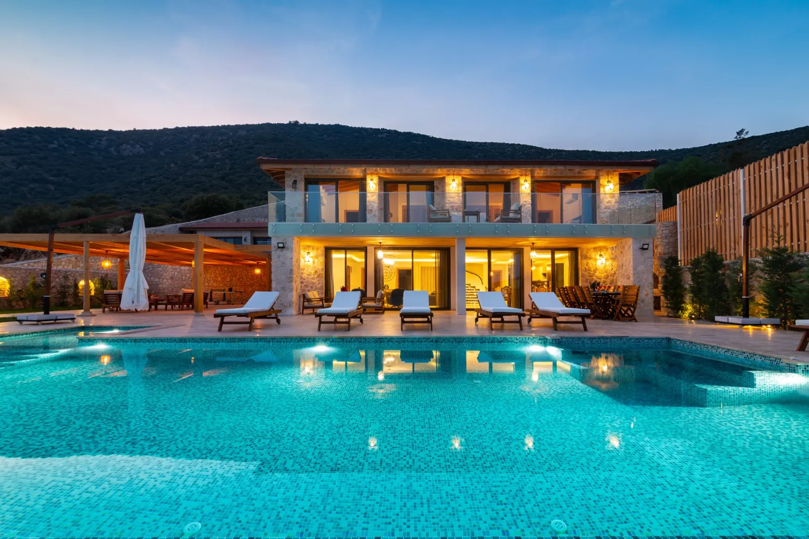 Villa Sea Edge 1 — kapak fotoğrafı