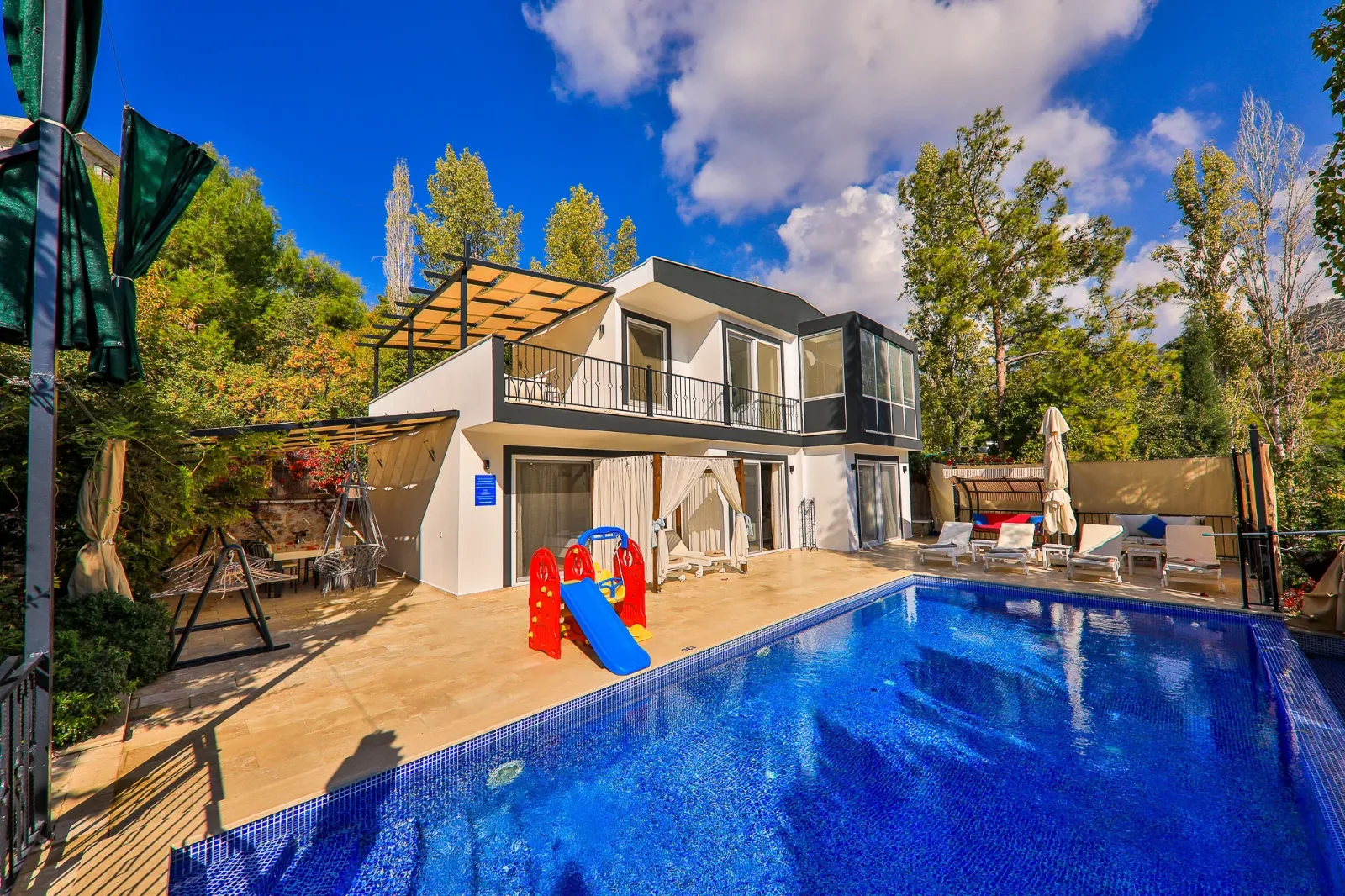 Villa Shane — kapak fotoğrafı