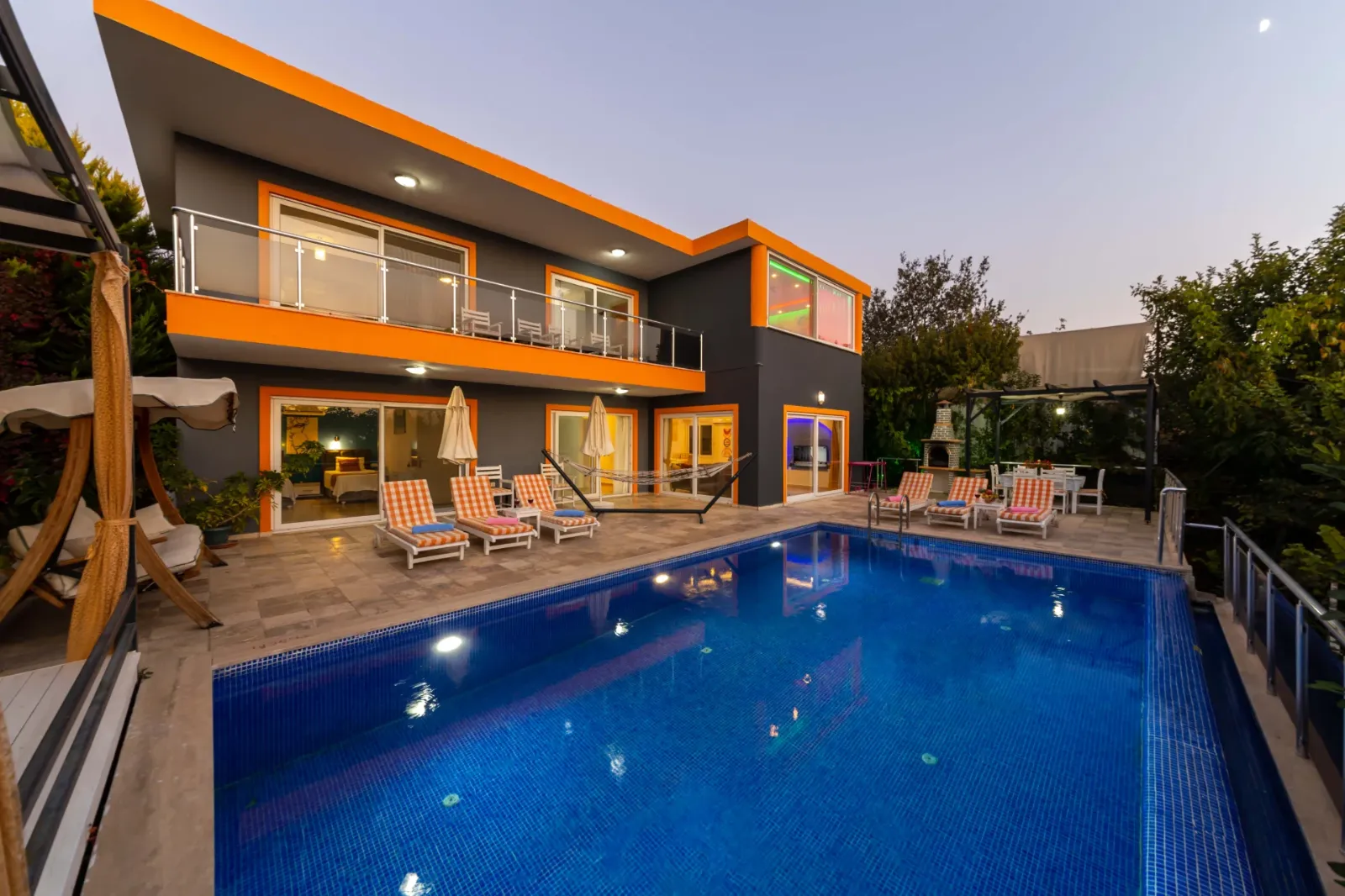 Villa Sultan — kapak fotoğrafı
