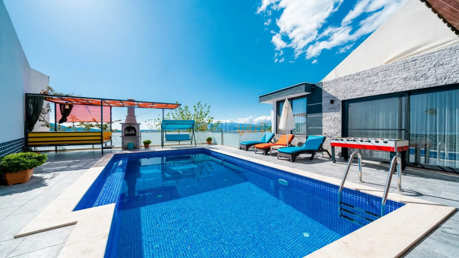 Villa Turkuaz — kapak fotoğrafı