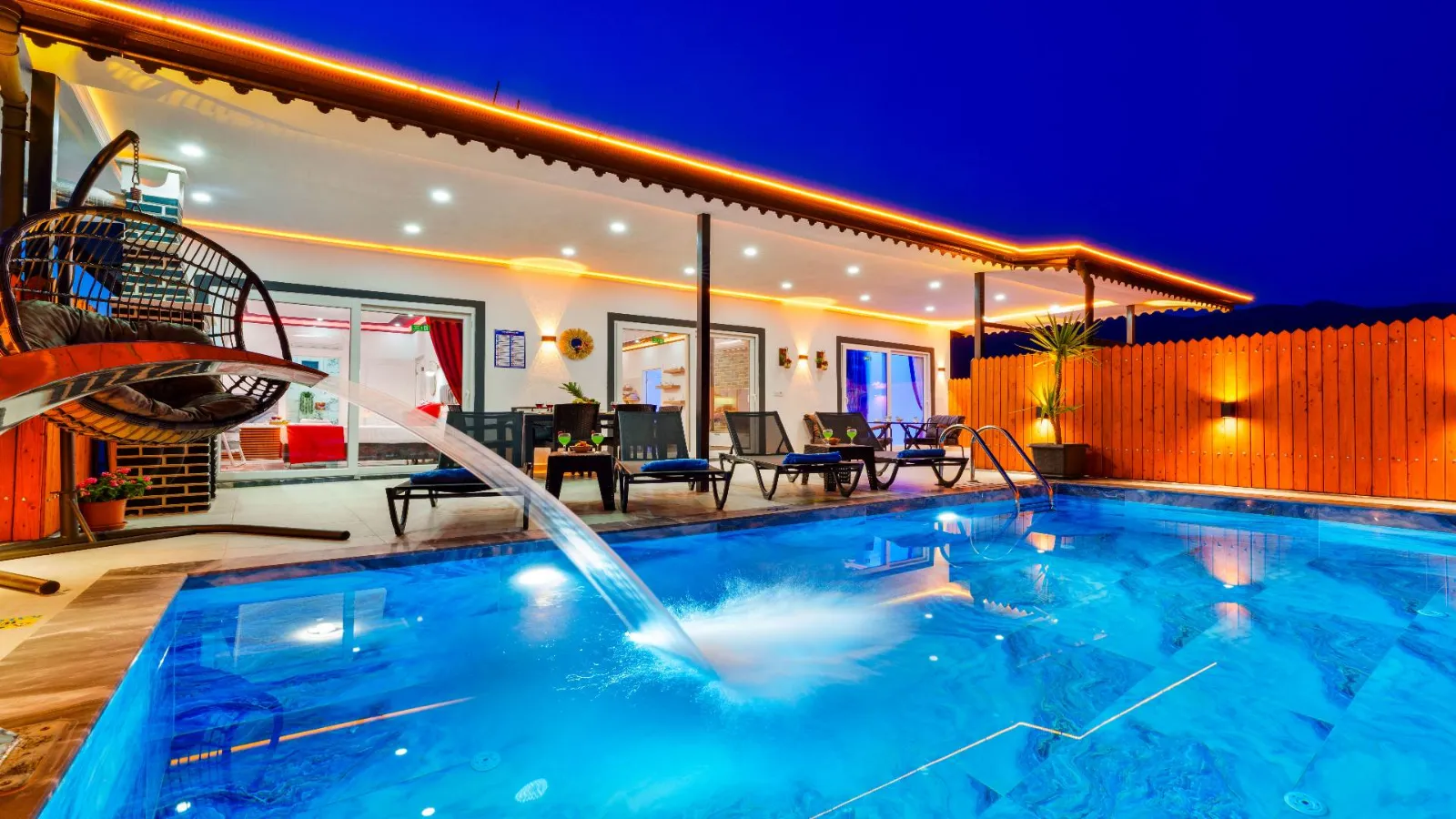 Villa Uzun Çavdır — kapak fotoğrafı