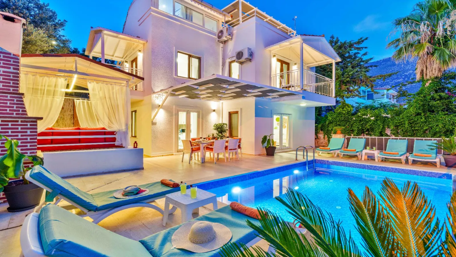 Villa Woods — kapak fotoğrafı