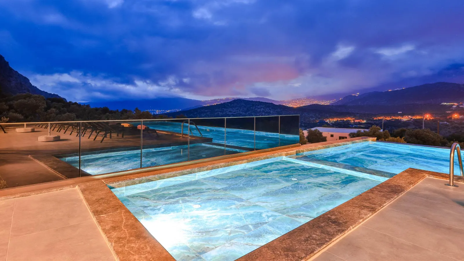 Villa Yapboz — kapak fotoğrafı